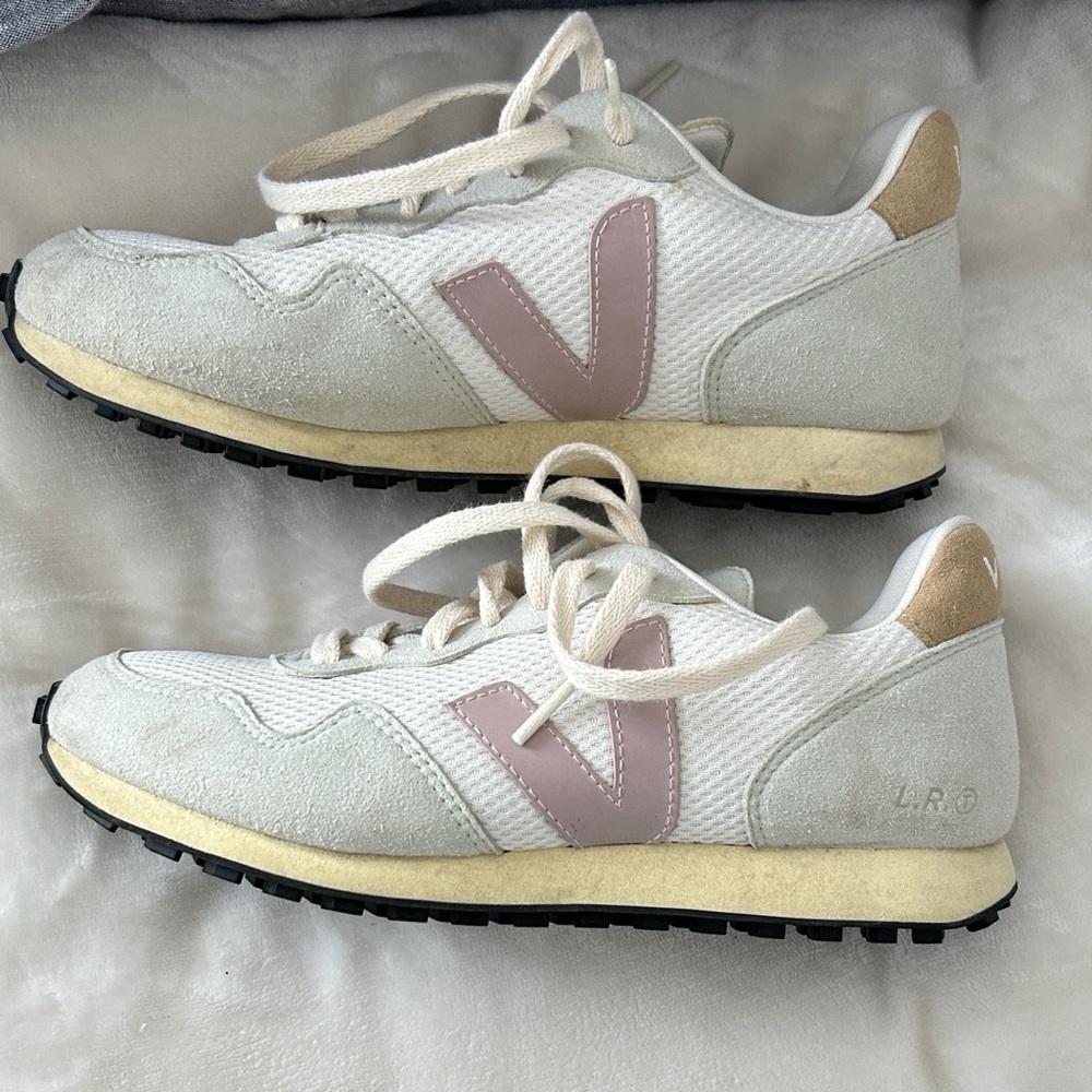 Veja Women's White and Light Pink Sneakers